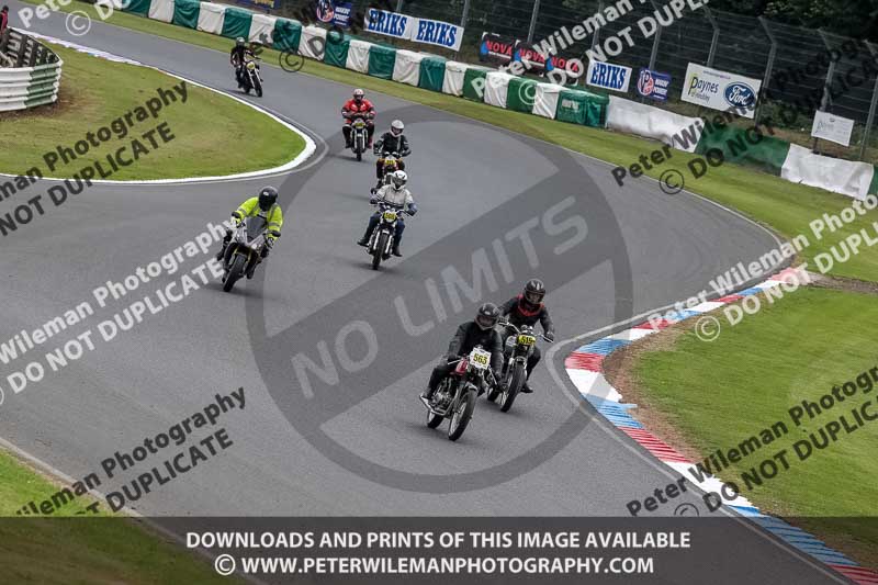 Vintage motorcycle club;eventdigitalimages;mallory park;mallory park trackday photographs;no limits trackdays;peter wileman photography;trackday digital images;trackday photos;vmcc festival 1000 bikes photographs